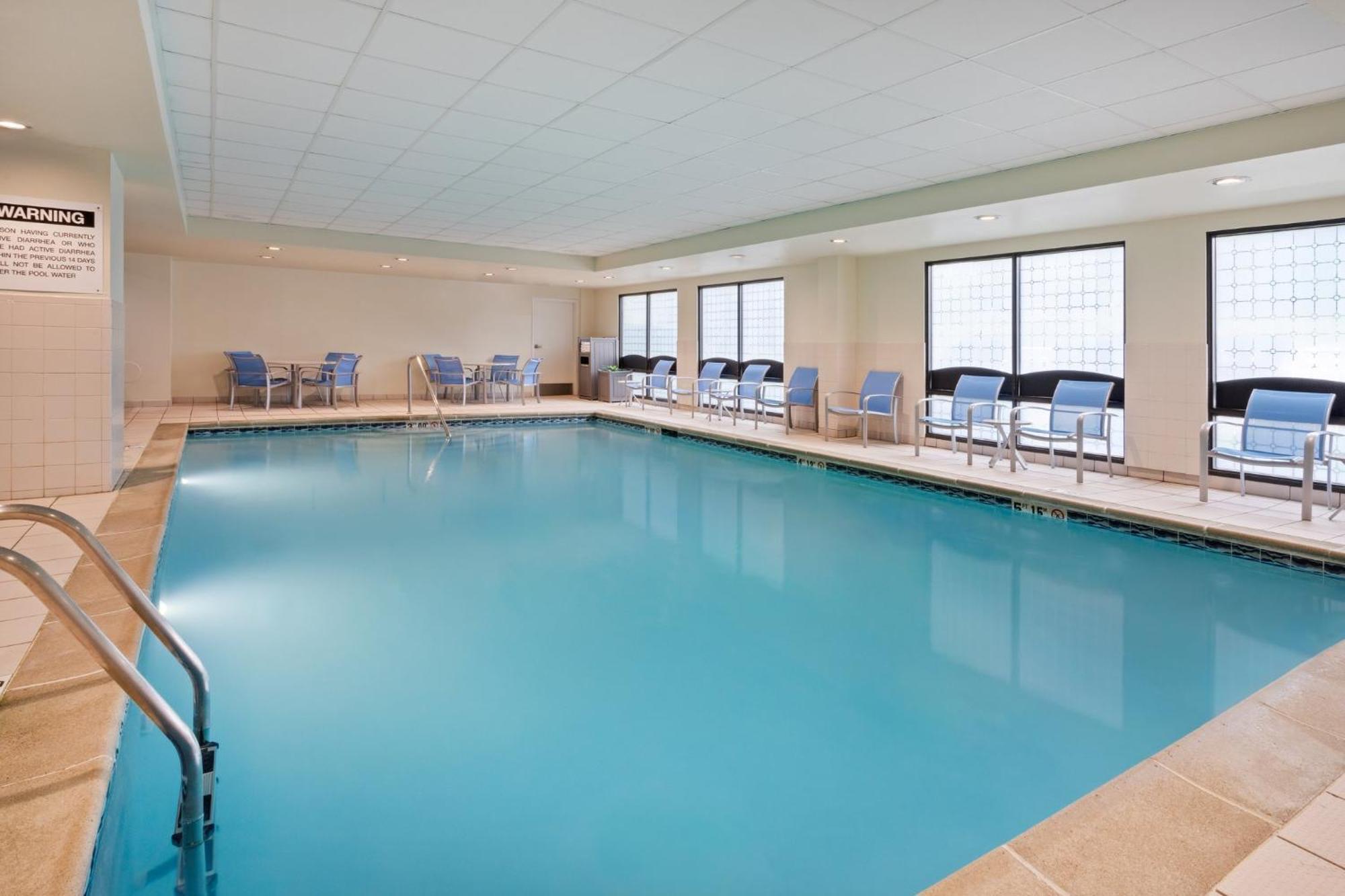 Holiday Inn Express & Suites Cincinnati Riverfront By Ihg Ковингтън Екстериор снимка