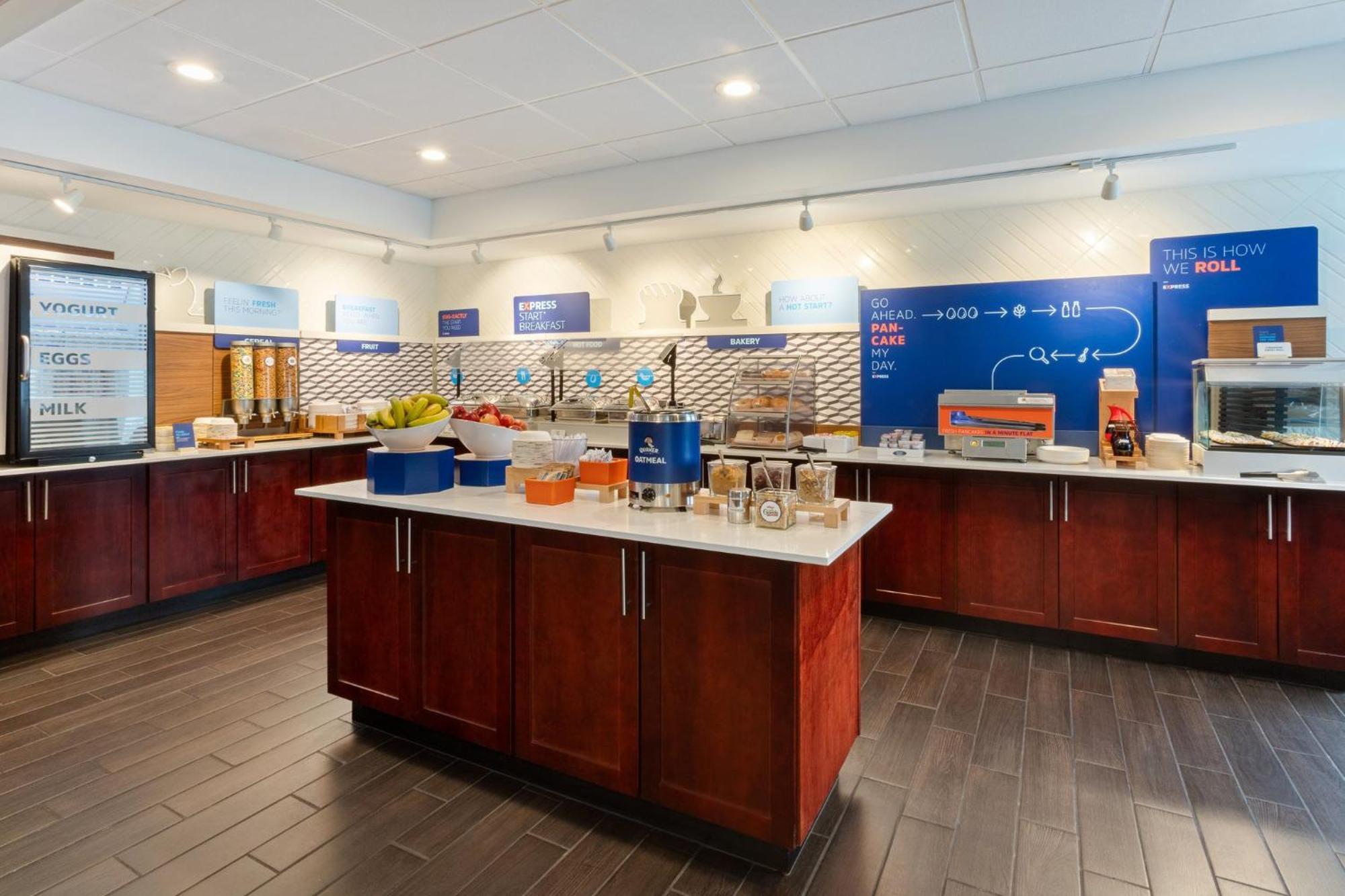 Holiday Inn Express & Suites Cincinnati Riverfront By Ihg Ковингтън Екстериор снимка