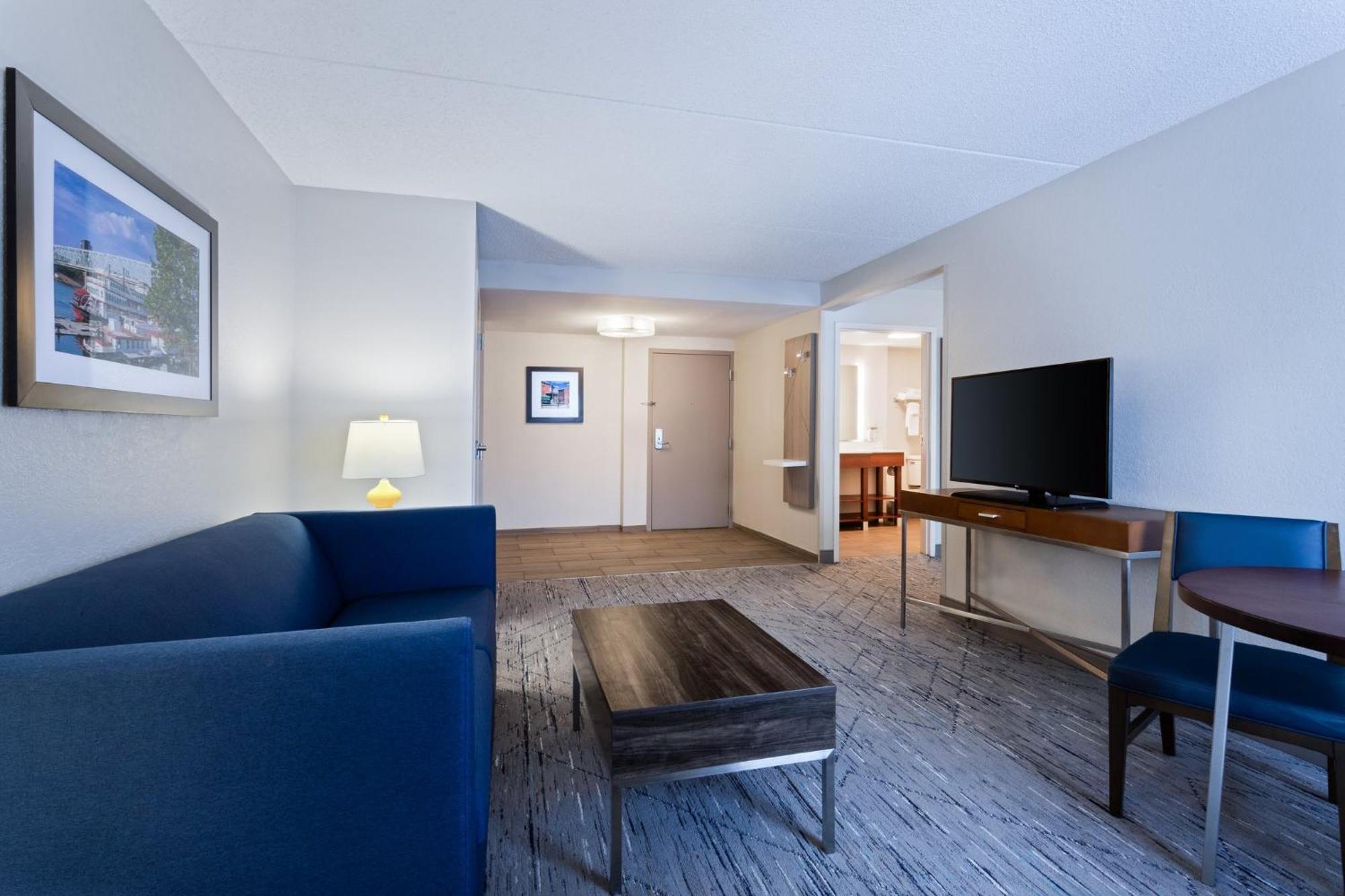 Holiday Inn Express & Suites Cincinnati Riverfront By Ihg Ковингтън Екстериор снимка