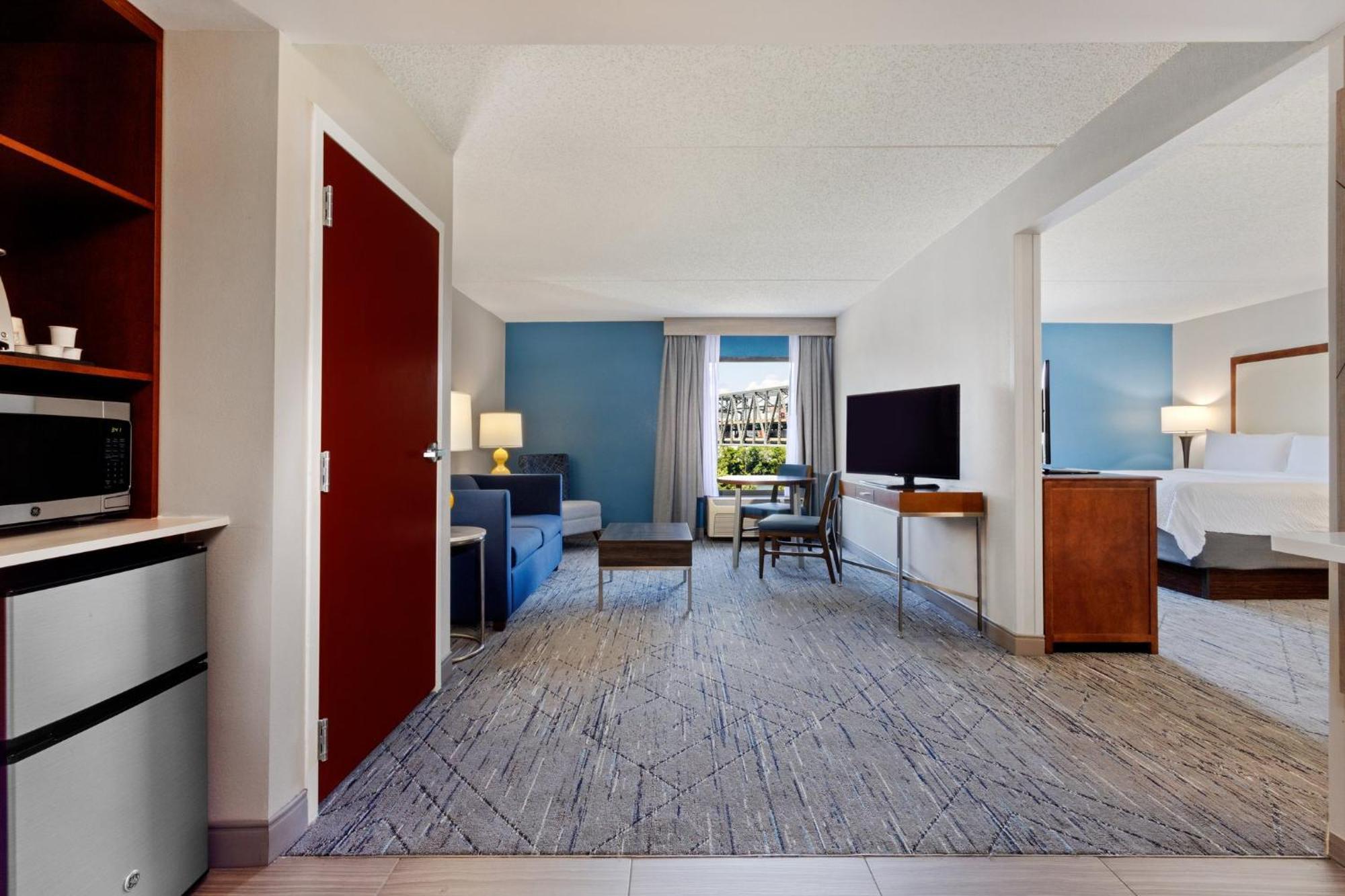 Holiday Inn Express & Suites Cincinnati Riverfront By Ihg Ковингтън Екстериор снимка