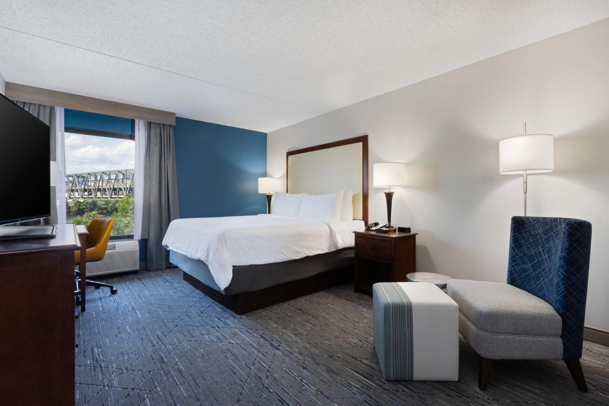 Holiday Inn Express & Suites Cincinnati Riverfront By Ihg Ковингтън Екстериор снимка