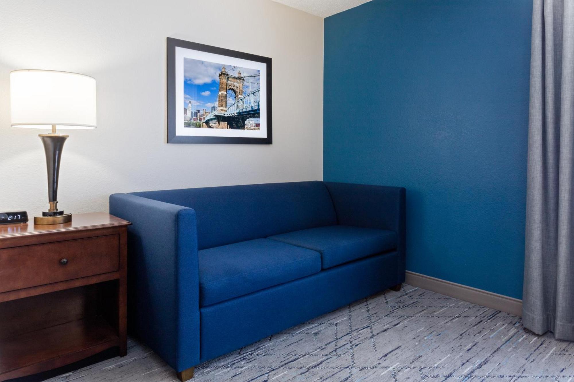 Holiday Inn Express & Suites Cincinnati Riverfront By Ihg Ковингтън Екстериор снимка