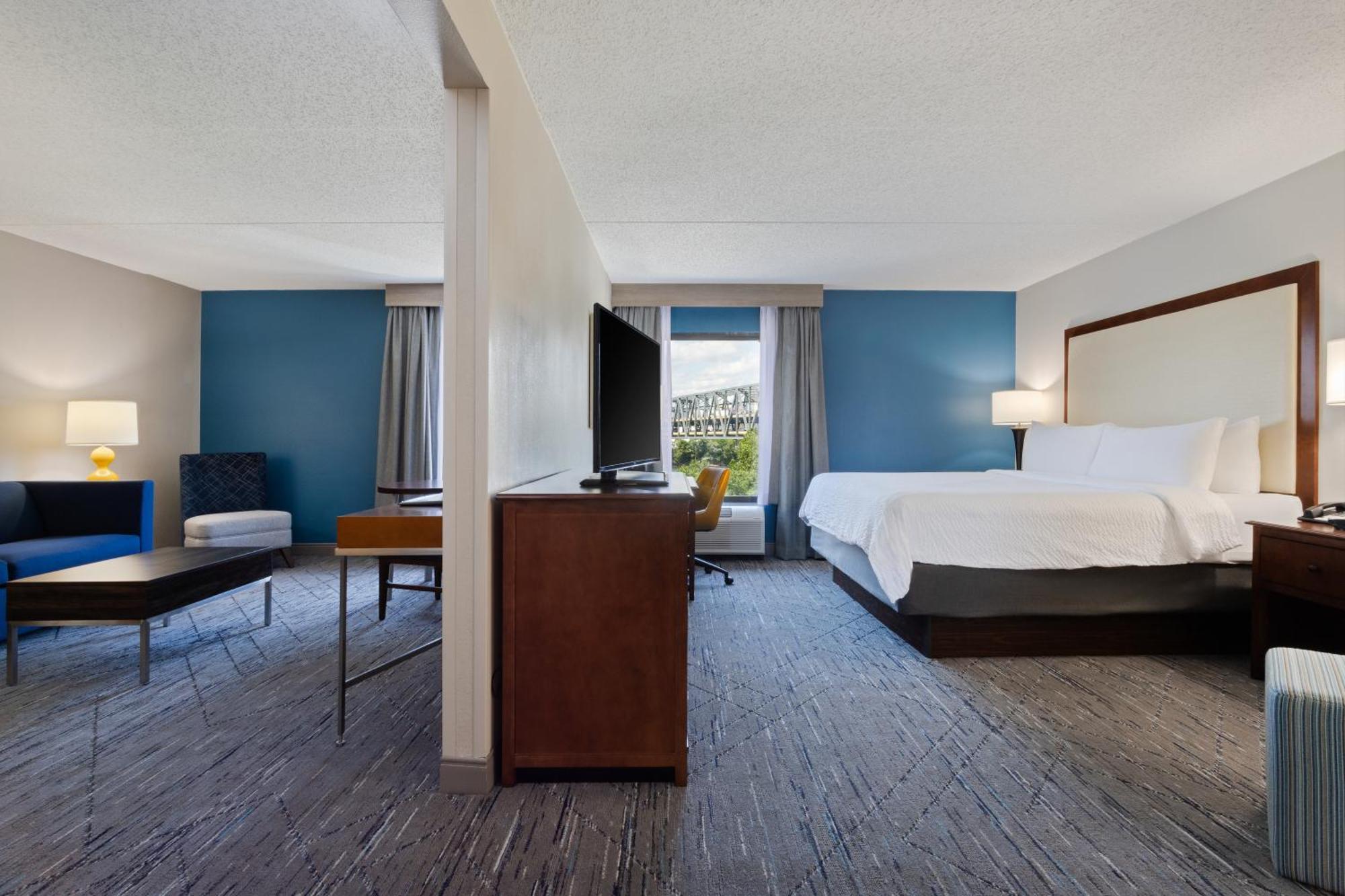Holiday Inn Express & Suites Cincinnati Riverfront By Ihg Ковингтън Екстериор снимка