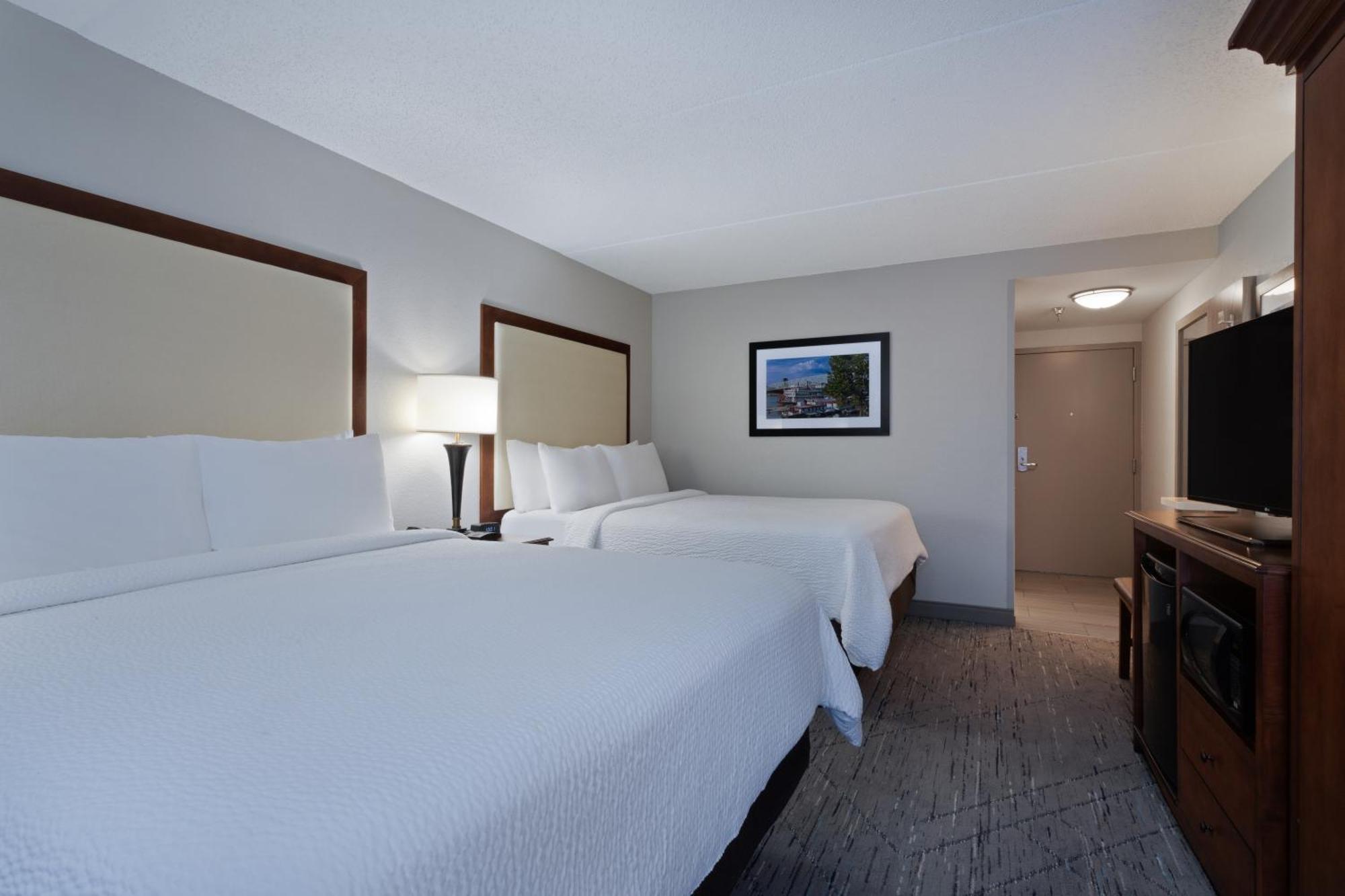 Holiday Inn Express & Suites Cincinnati Riverfront By Ihg Ковингтън Екстериор снимка