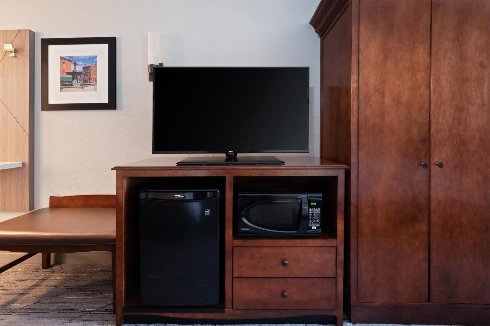 Holiday Inn Express & Suites Cincinnati Riverfront By Ihg Ковингтън Екстериор снимка