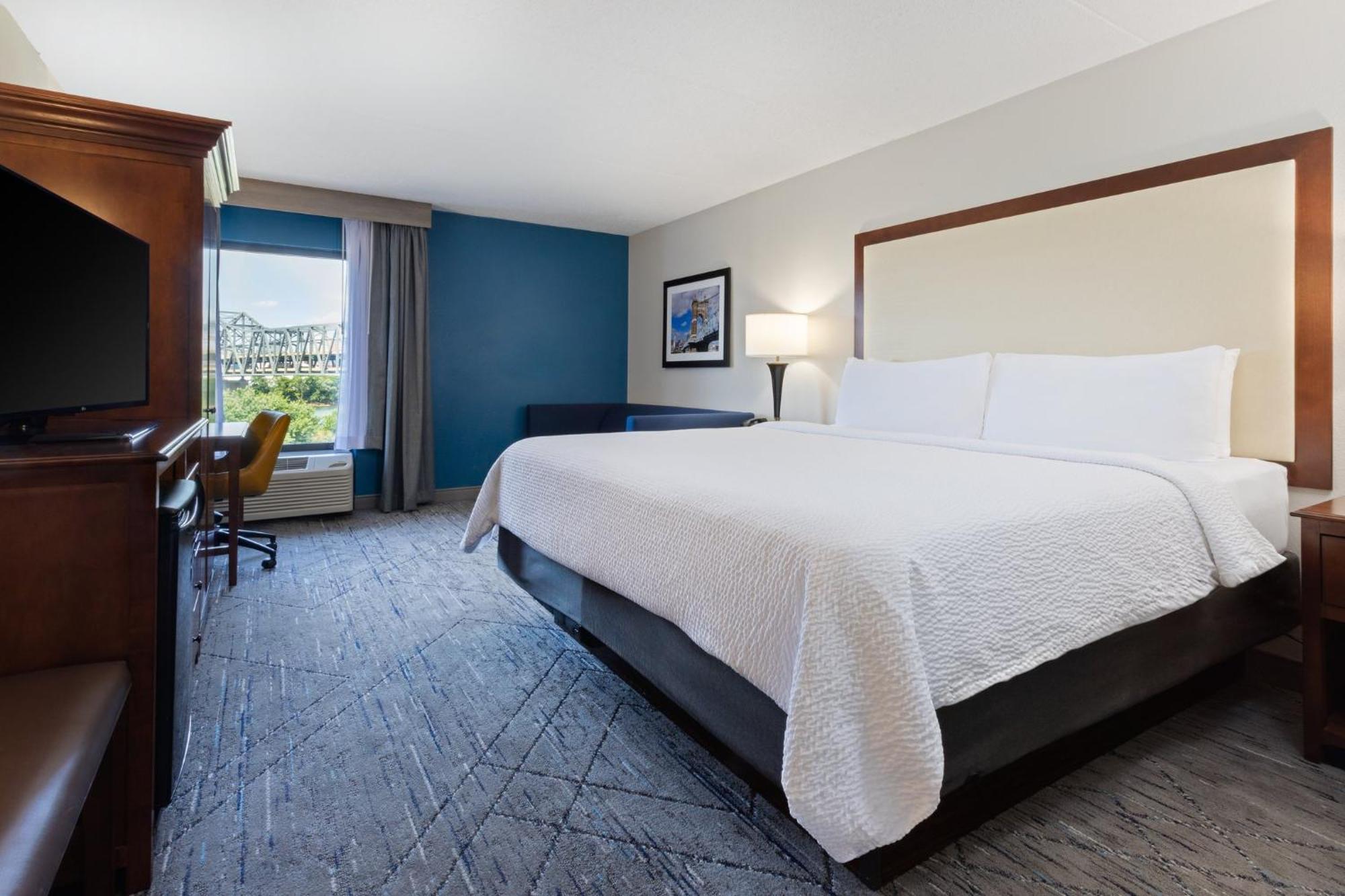 Holiday Inn Express & Suites Cincinnati Riverfront By Ihg Ковингтън Екстериор снимка